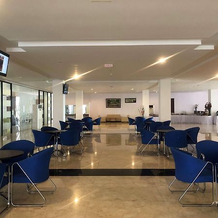 Kyriad Sadurengas Hotel Tanah Grogot Exterior photo