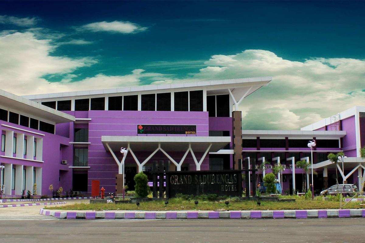 Kyriad Sadurengas Hotel Tanah Grogot Exterior photo