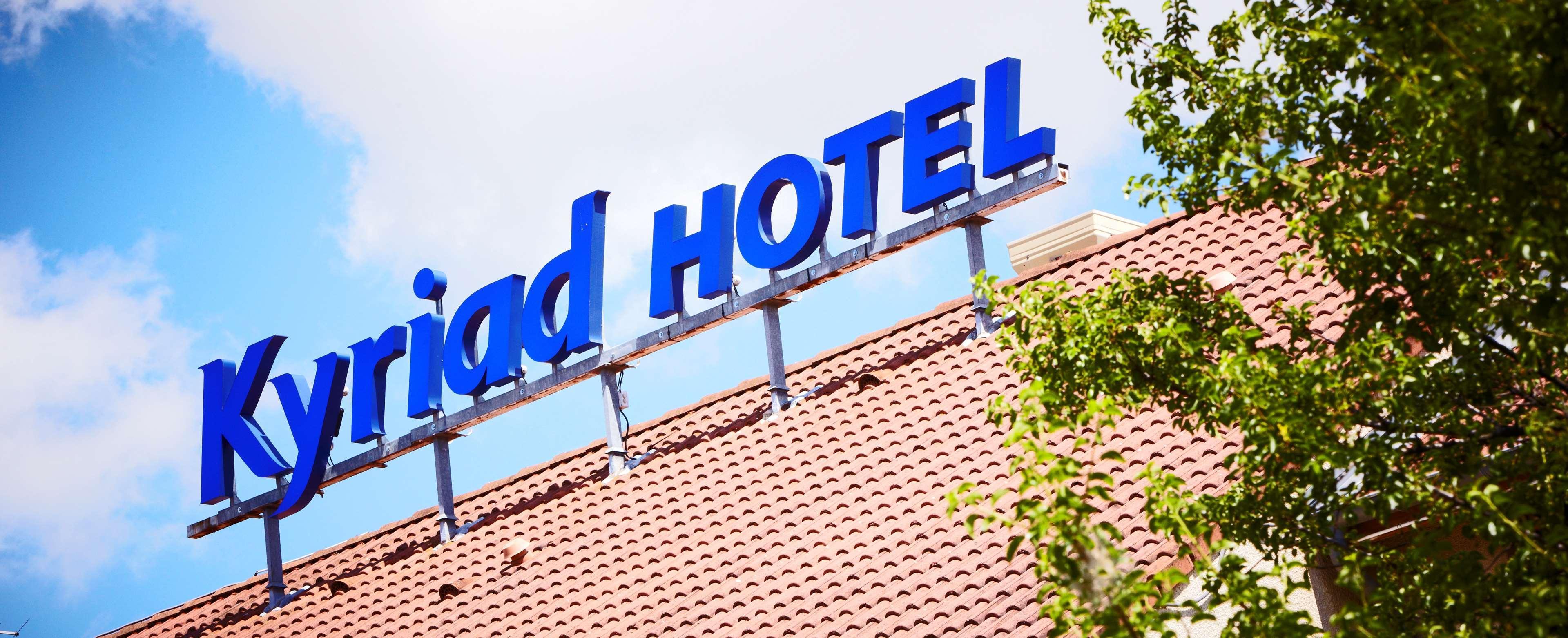 Kyriad Sadurengas Hotel Tanah Grogot Exterior photo