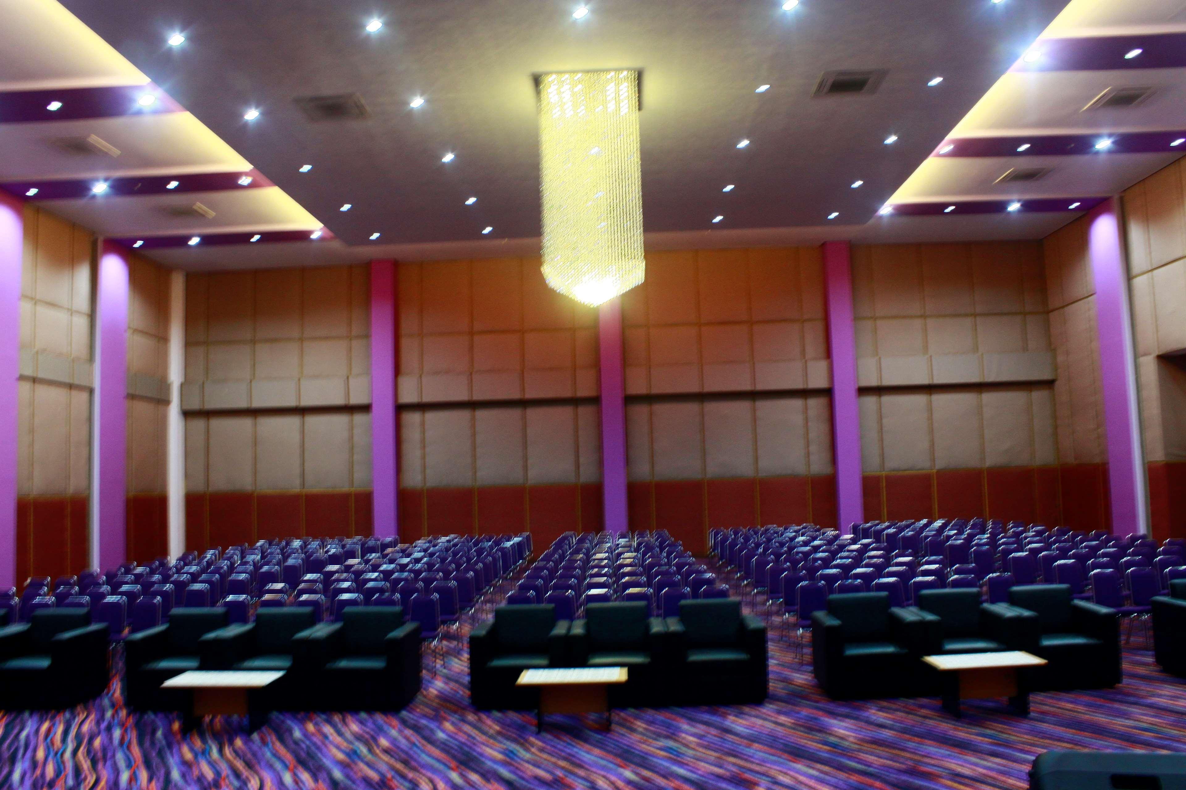 Kyriad Sadurengas Hotel Tanah Grogot Exterior photo