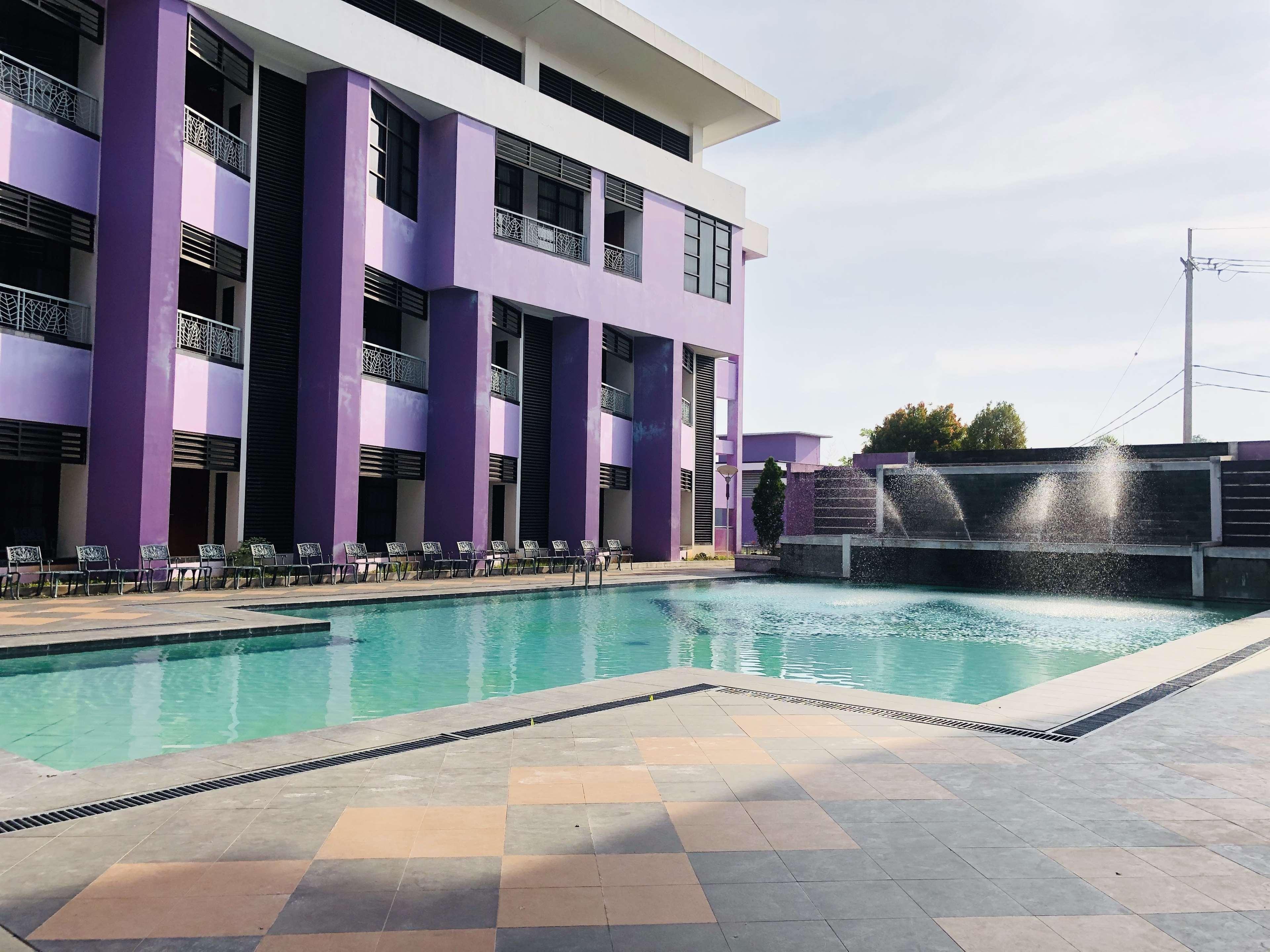 Kyriad Sadurengas Hotel Tanah Grogot Exterior photo